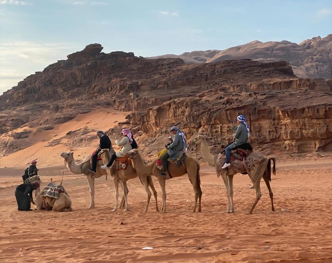 مخيم جبل بردى Jabal Burdah Camp Hotel Wadi Rum Luaran gambar